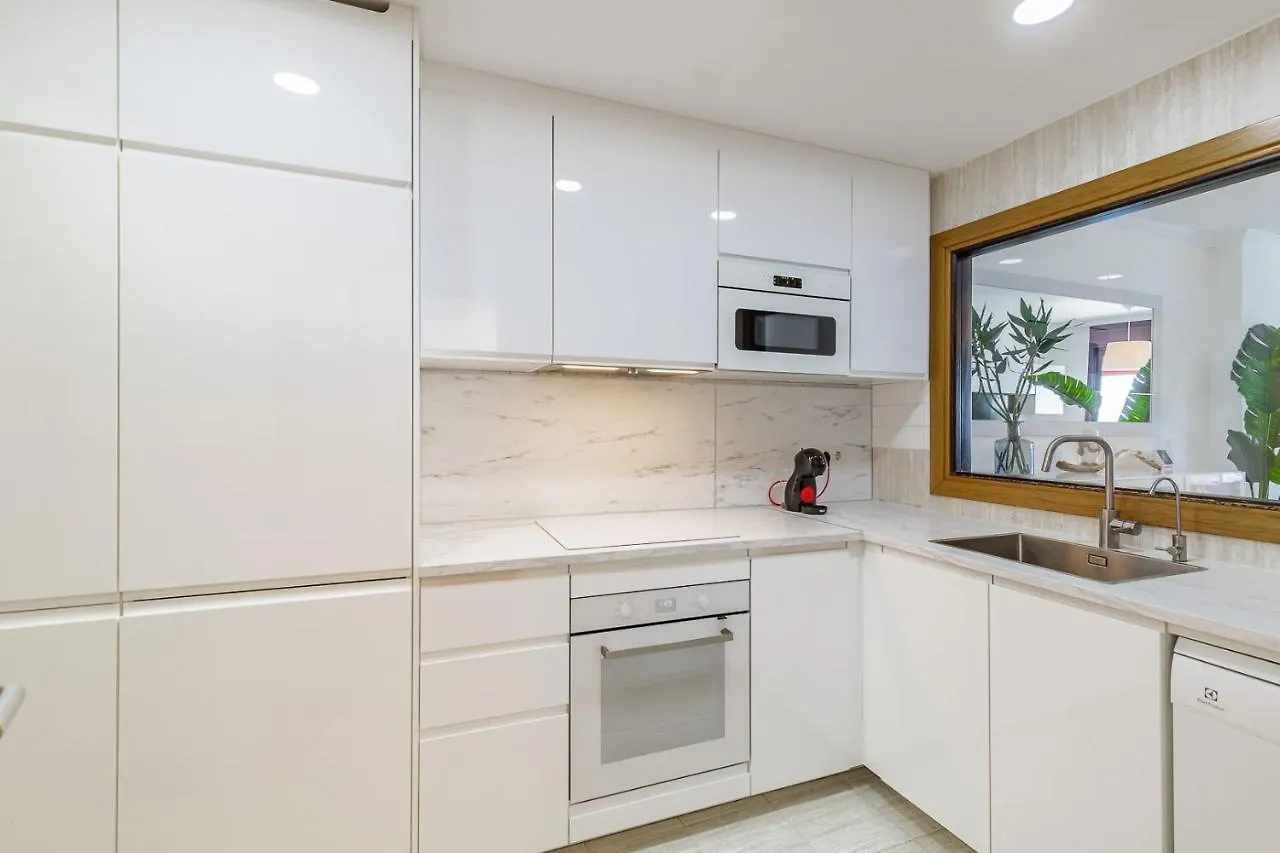 פואנגירולה Paradise Suites Buenavista Beach דירה